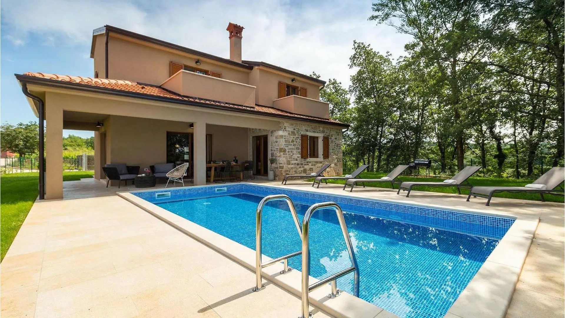 Villa Brih III location